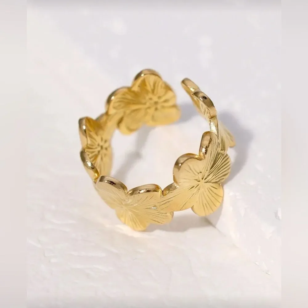 Floral Ring Q462